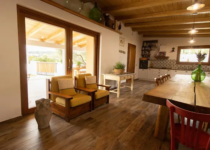 Vakantiehuis S'ogiastru *